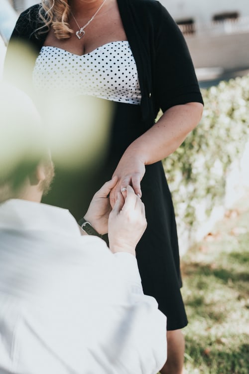 吵架后如何让他心疼?吵架后女人的正确做法