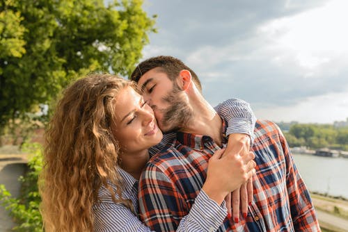 女人出轨婚姻能继续吗?女人出轨后能断干净么